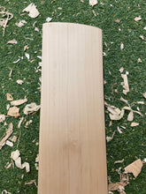 Load image into Gallery viewer, BTC Wales Harrow Players Edition Bat 2