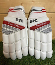 Load image into Gallery viewer, BTC Players Edition Gloves