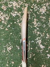 Load image into Gallery viewer, BTC Size 5 Players Edition Bat 1
